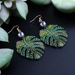 Bohemian Style Green Leaf Drop Earrings With Imitation Pearl Hollow-Out Tropical